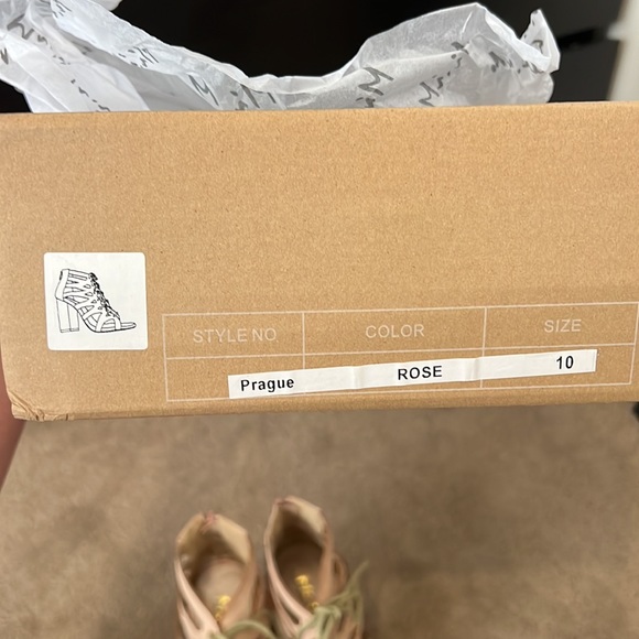 NIB Lace-up leather open toe gladiator booties with stacked block heel - Picture 7 of 9